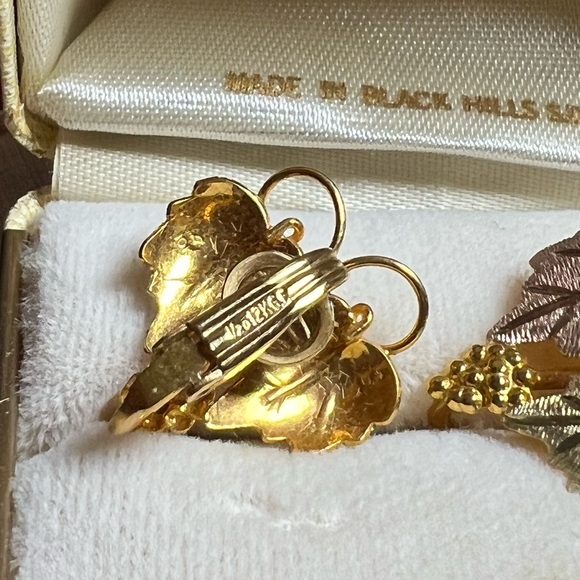 NWT Landstroms 10K Tri-Color Leaf Clip-on Earrings 🍁✨ - Picture 3 of 6